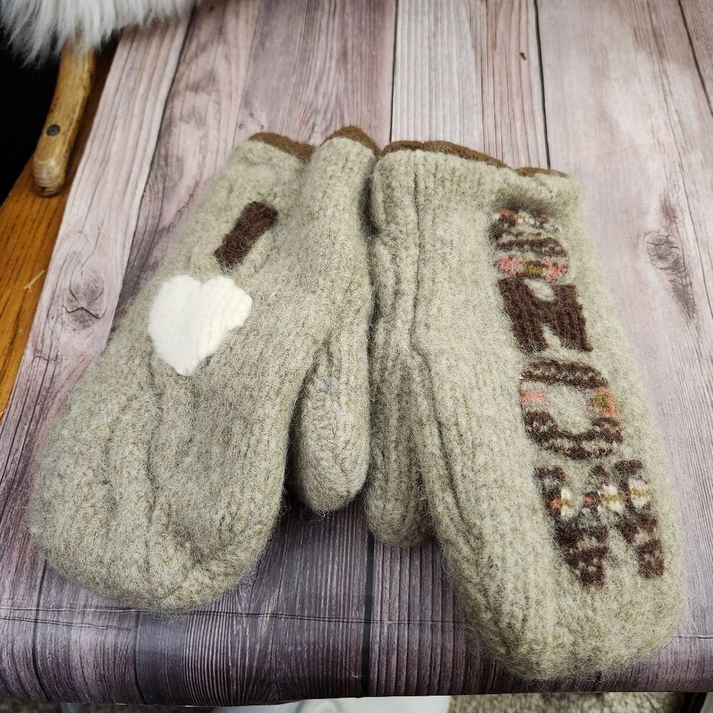 Wool felted hand crafted‎ i love snow mittens Sz M/L